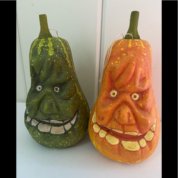 Vintage Halloween Gourd Jack-O-Lantern
Anthropomorphic squash ornament figurine - Picture 9 of 9